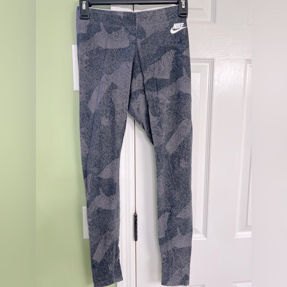 Nike women’s Athletic tights